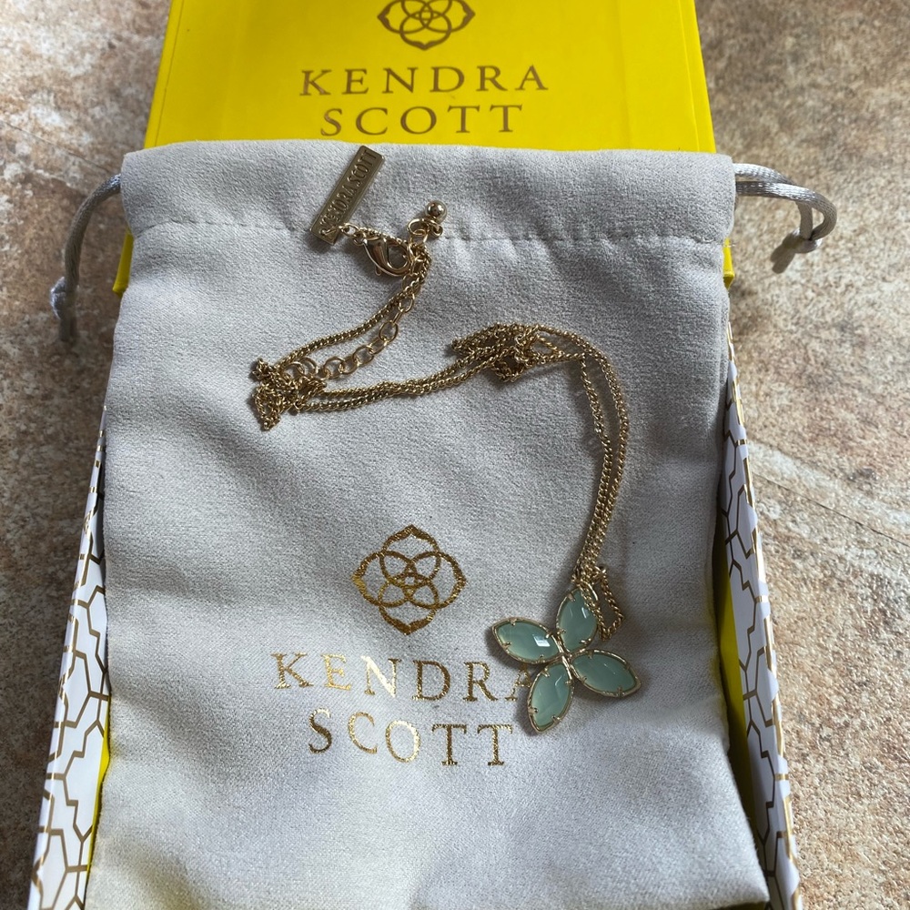 KENDRA SCOTT Octavia Green Chalcedony Necklace.  *Rare*
